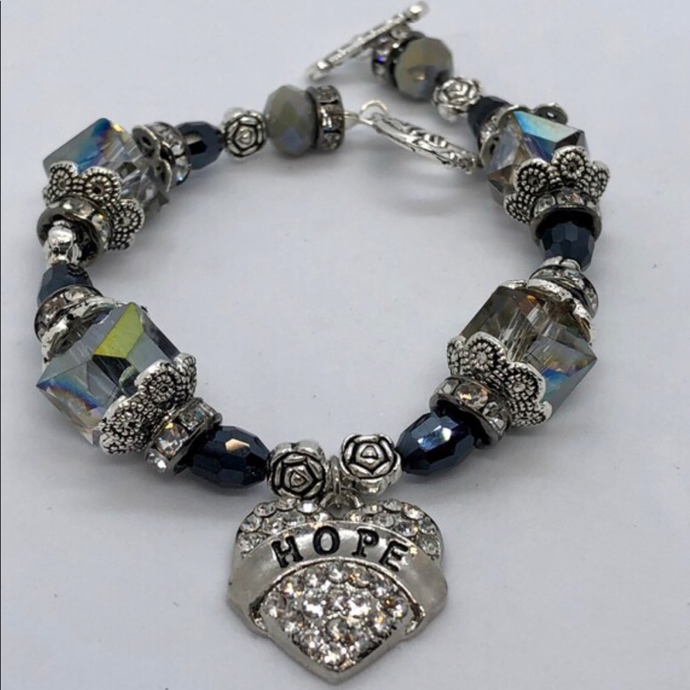 🎁black and silver HOPE bracelet with toggle closure size small